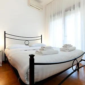 Cavalleggeri House Rzym